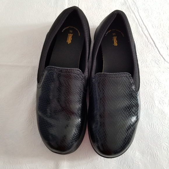 TredSafe Slip Resistant Slip On Shoes - Picture 1 of 8